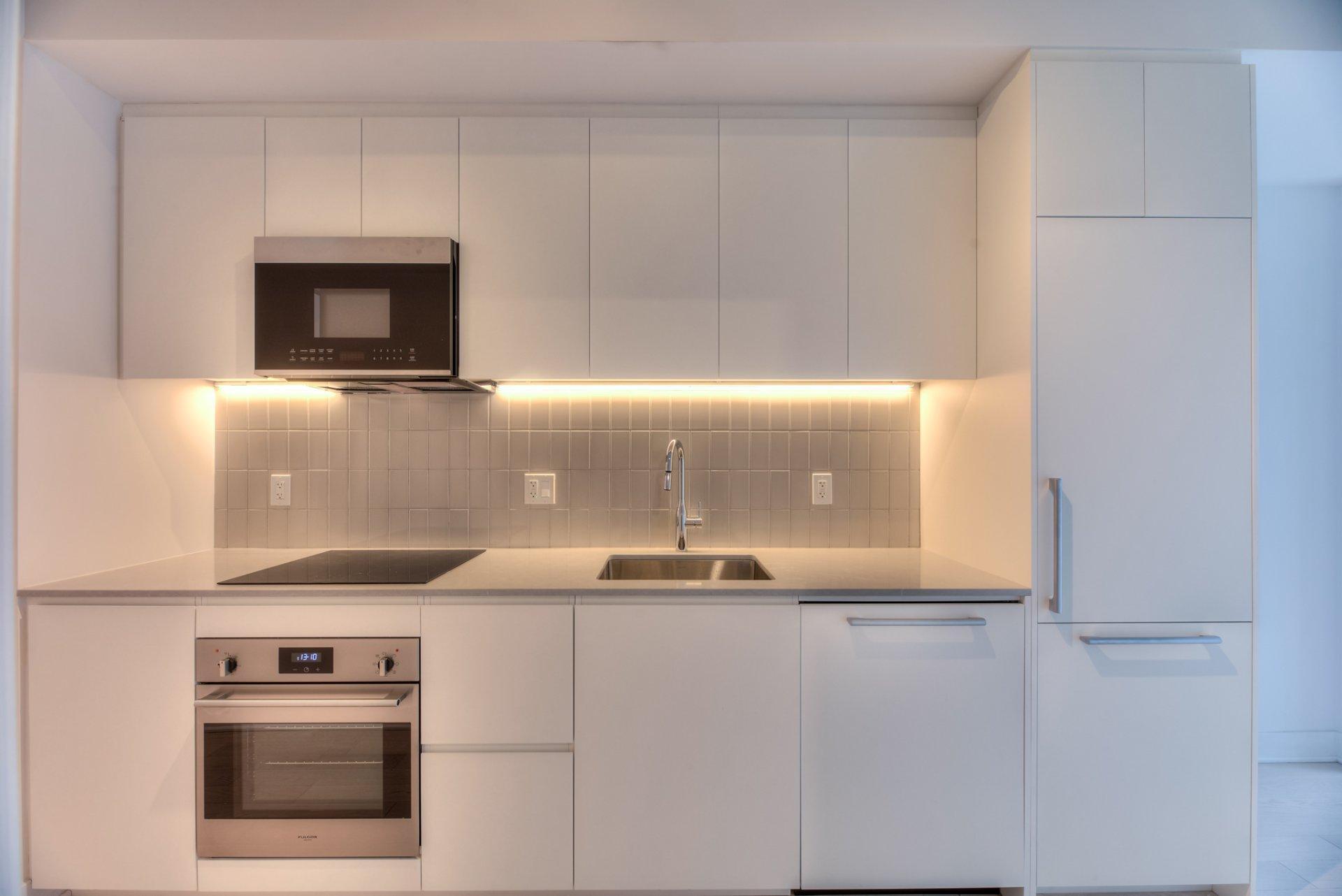 









100


Rue Murray

, 104,
Montréal (Le Sud-Ouest),




QC
H3C1A2

