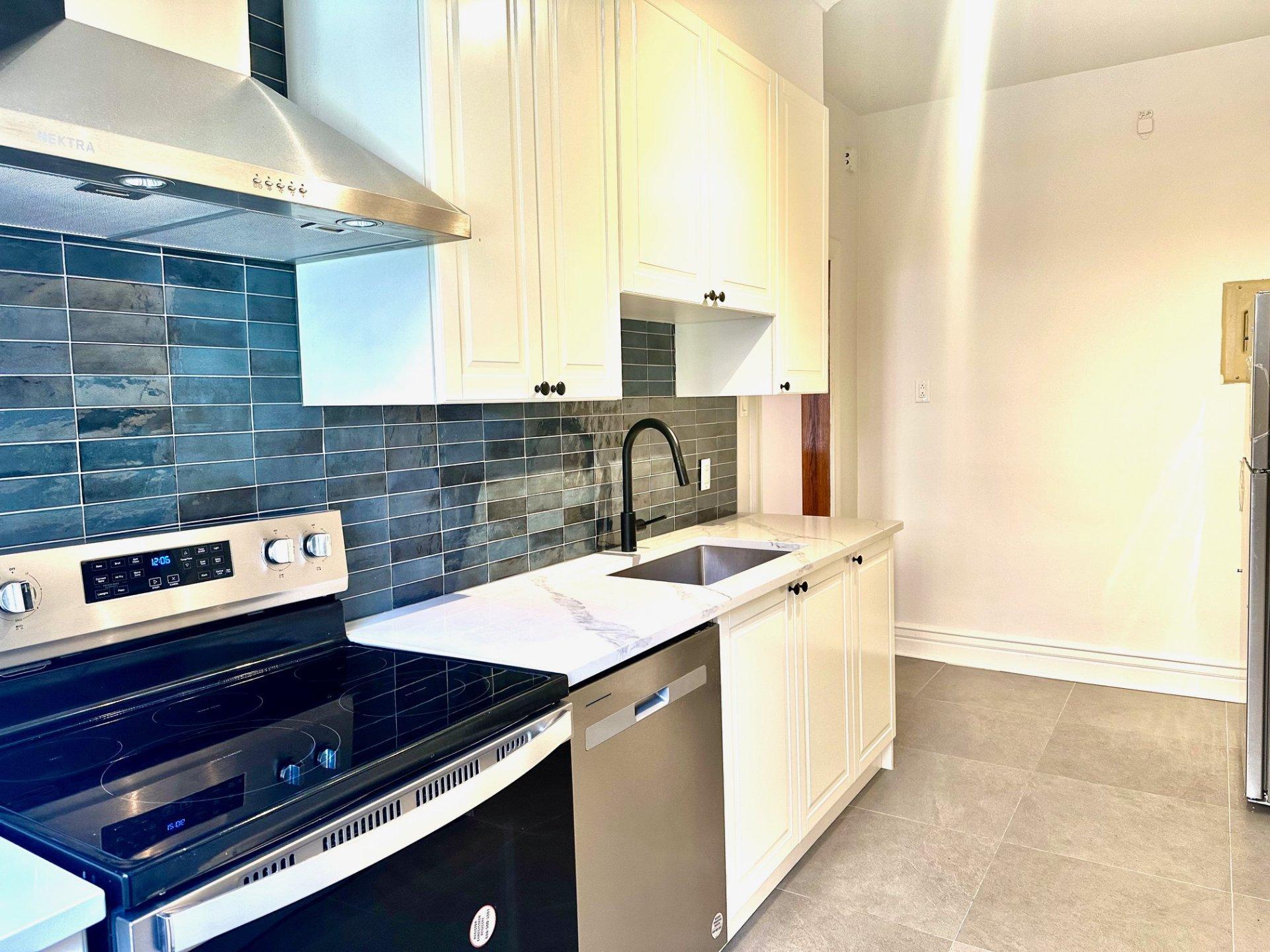 









388


Av. Olivier

, 2,
Westmount,




QC
H3Z2C9

