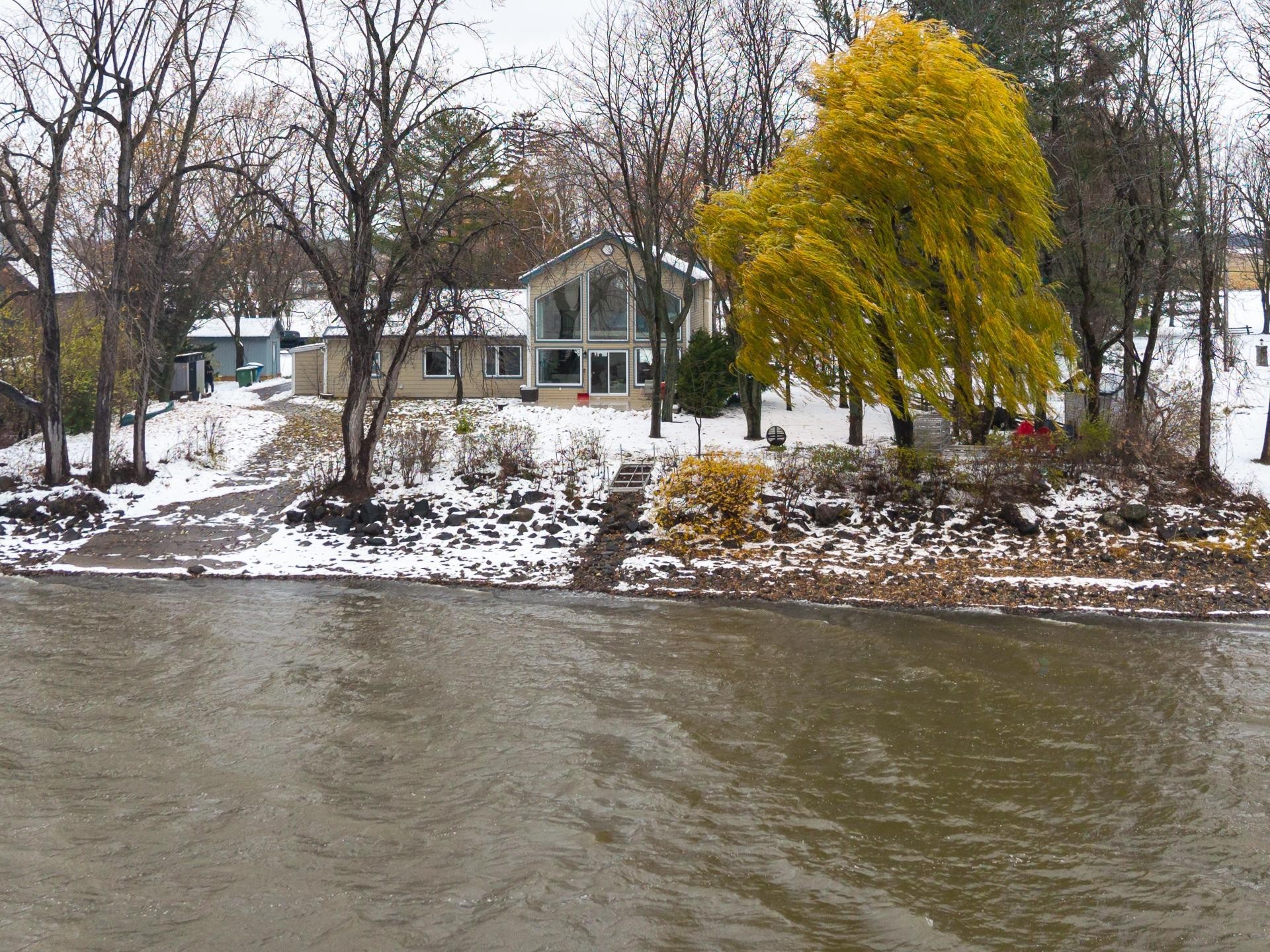 









2336


Rue Brayton

,
Clarenceville,




QC
J0J1B0

