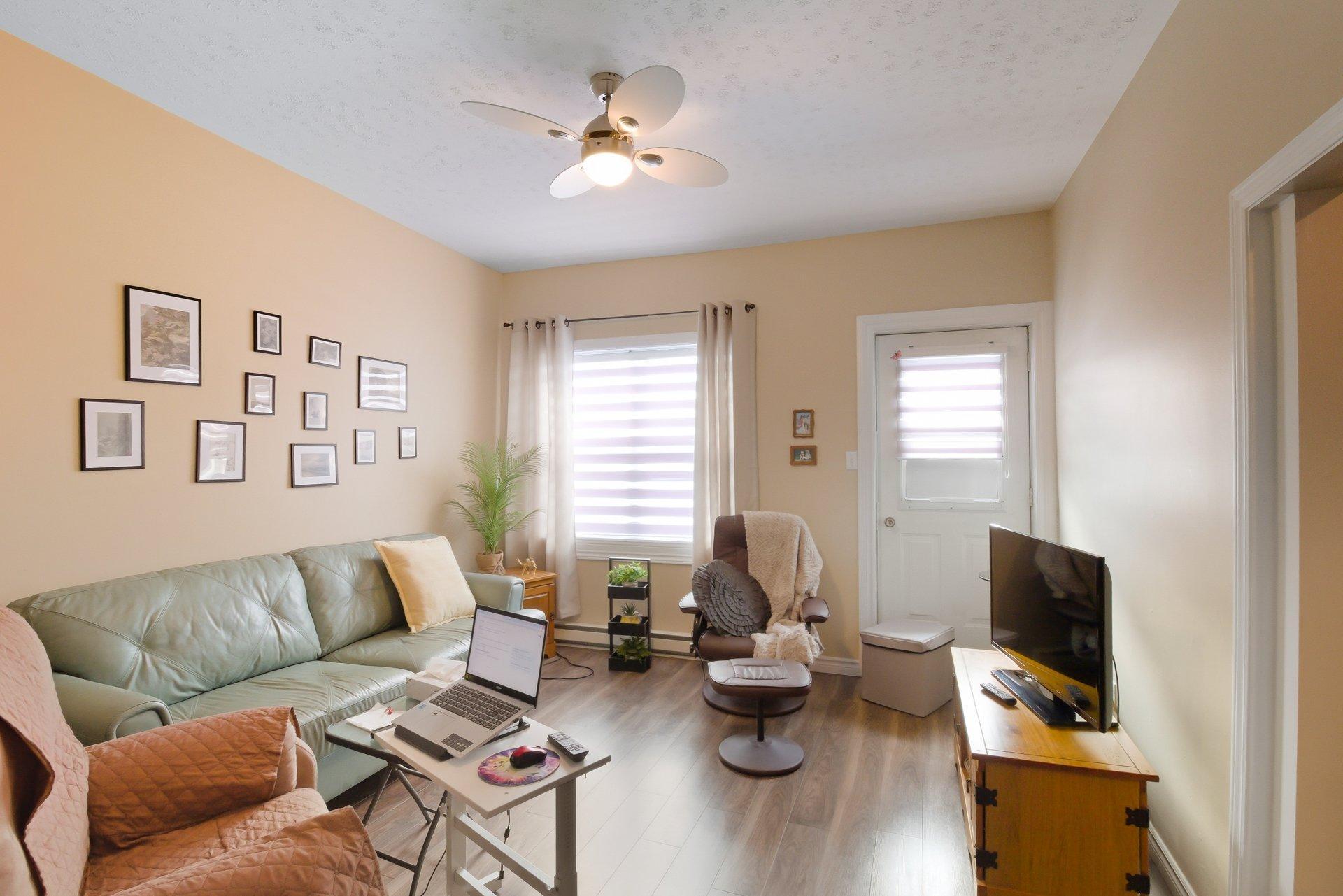 









177


Rue Dorchester

,
Gatineau (Buckingham),




QC
J8L1L5

