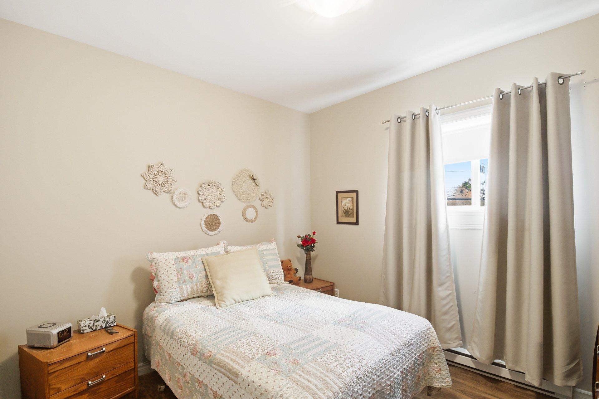 









177


Rue Dorchester

,
Gatineau (Buckingham),




QC
J8L1L5

