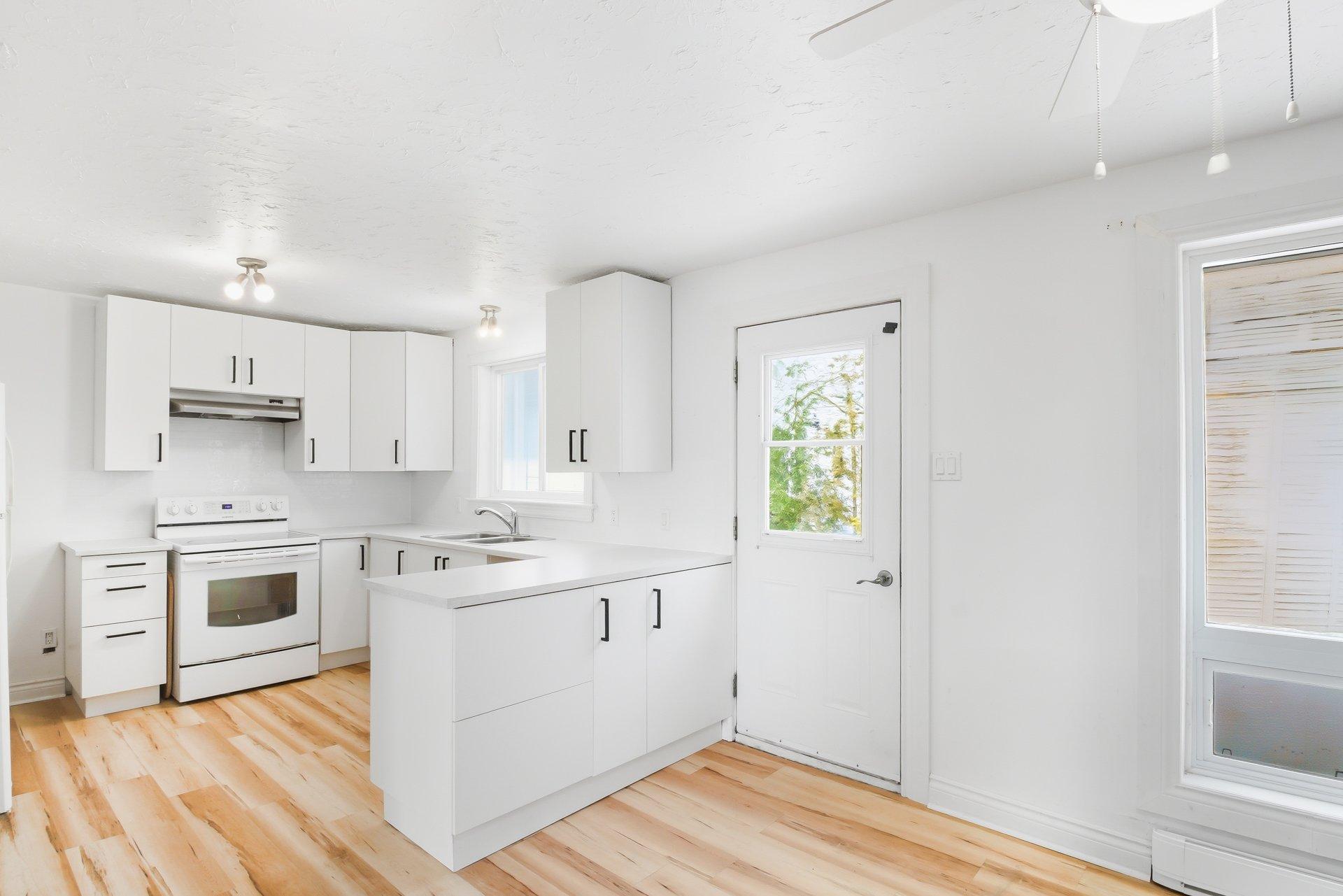 









177


Rue Dorchester

,
Gatineau (Buckingham),




QC
J8L1L5

