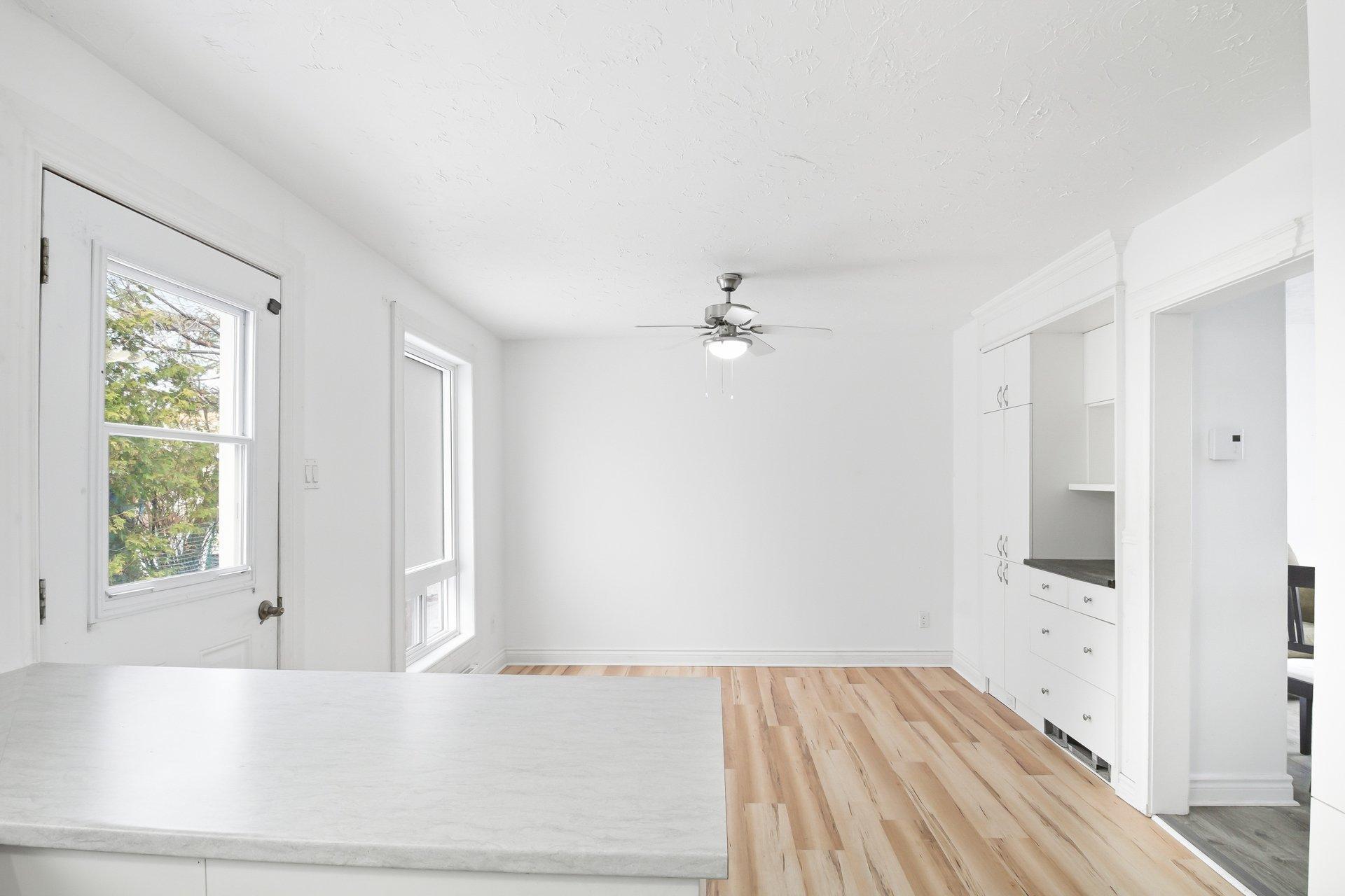 









177


Rue Dorchester

,
Gatineau (Buckingham),




QC
J8L1L5

