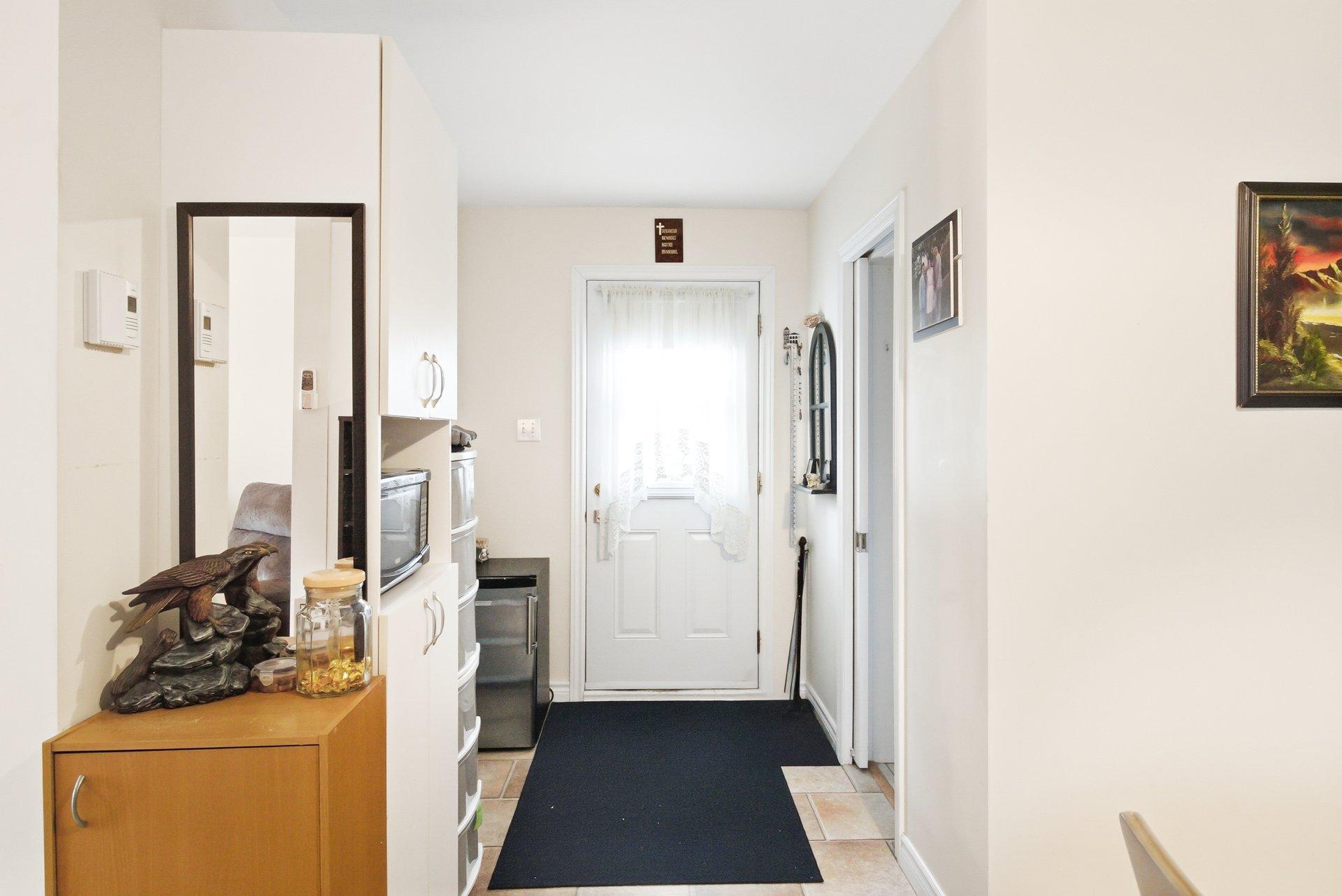 









177


Rue Dorchester

,
Gatineau (Buckingham),




QC
J8L1L5

