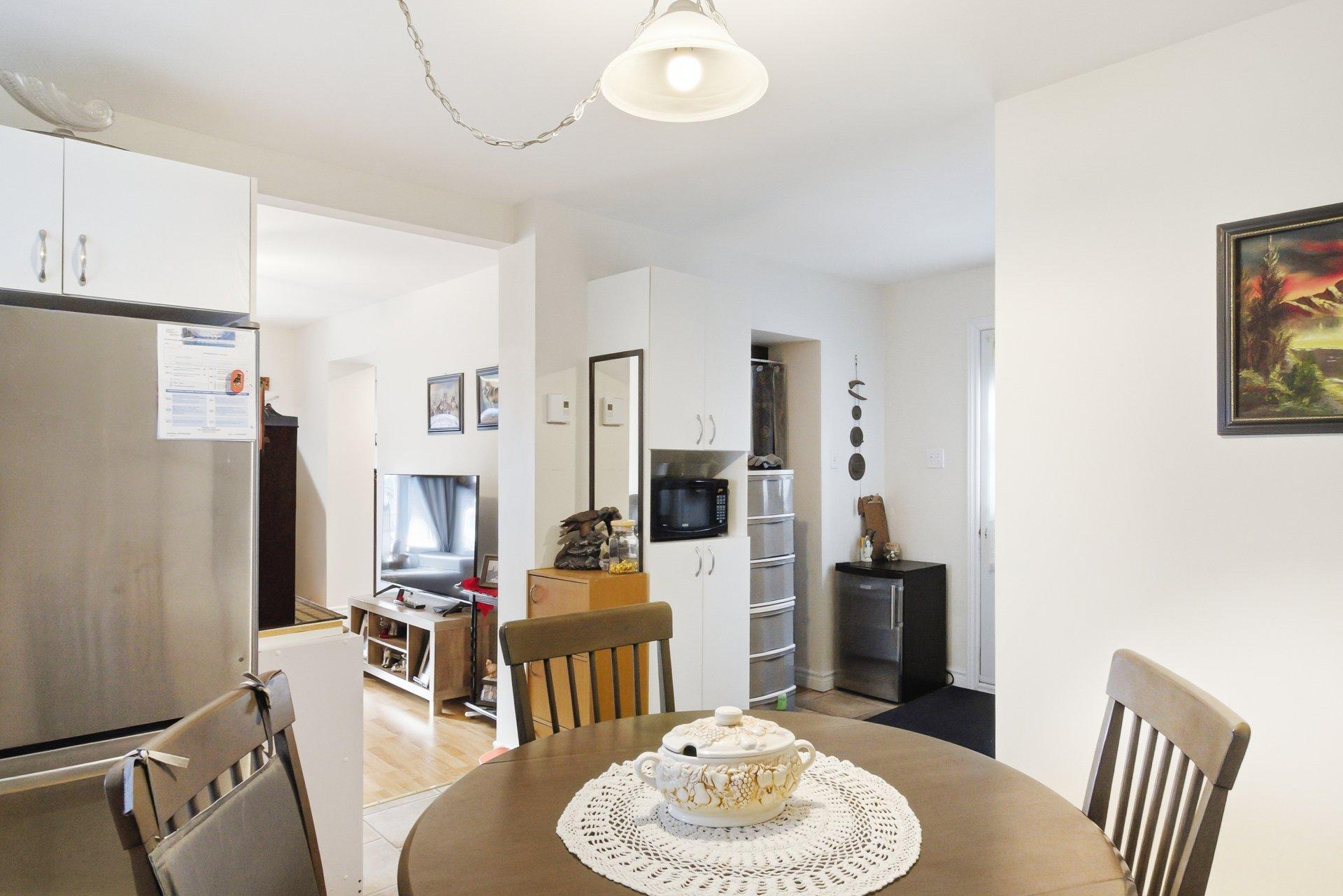 









177


Rue Dorchester

,
Gatineau (Buckingham),




QC
J8L1L5

