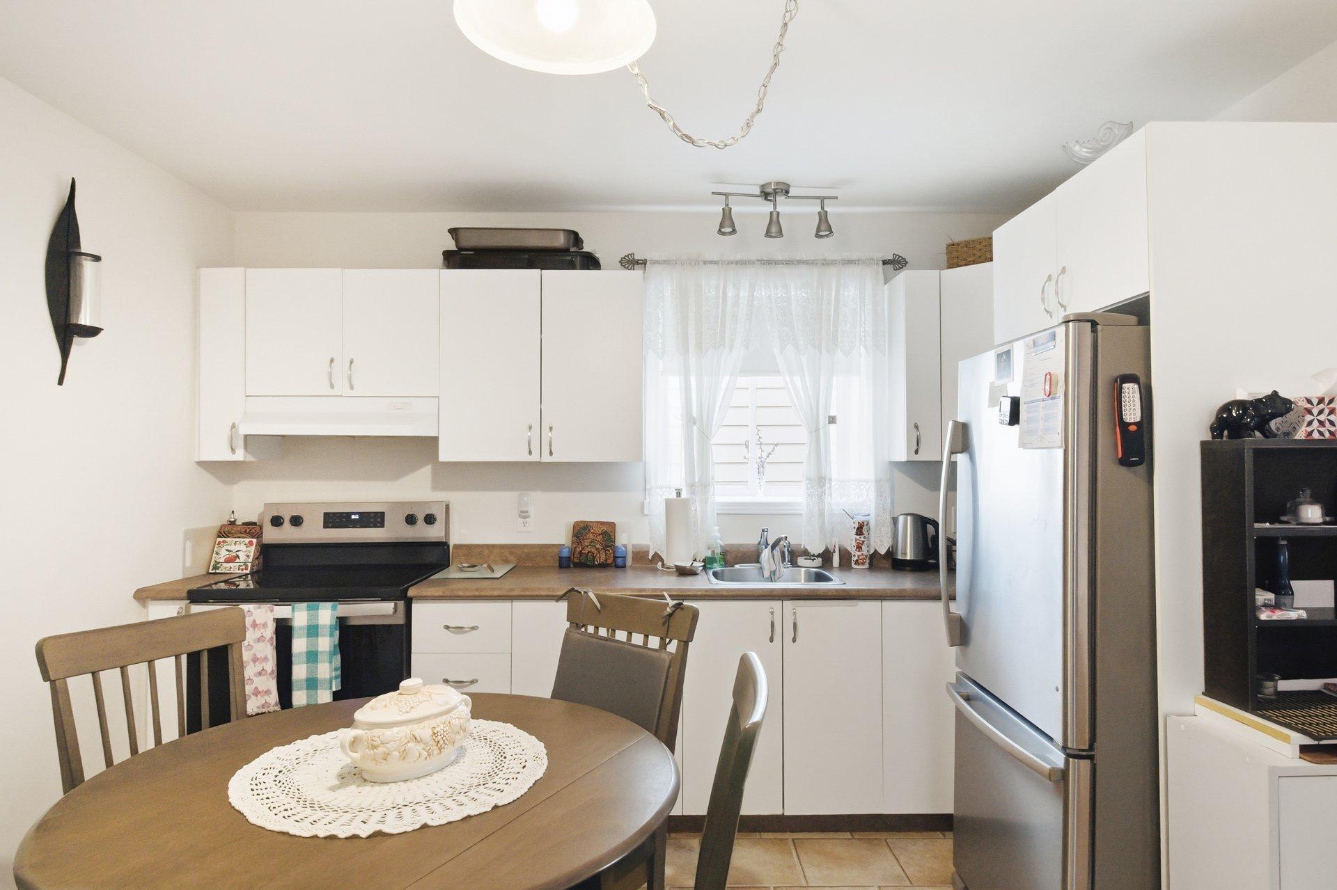 









177


Rue Dorchester

,
Gatineau (Buckingham),




QC
J8L1L5

