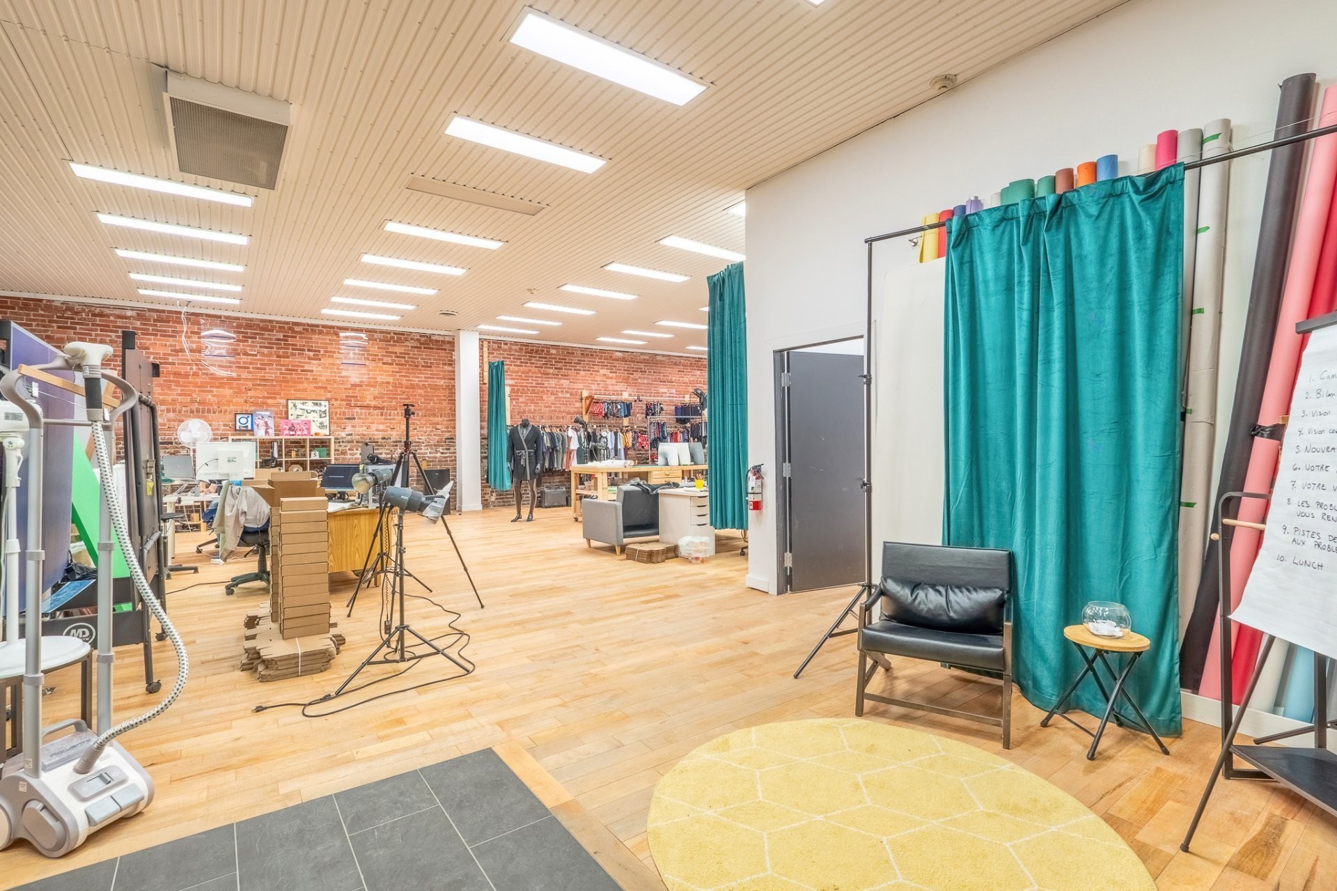 









40

 - 42


Rue Wellington N.

,
Sherbrooke (Les Nations),




QC
J1H5B7

