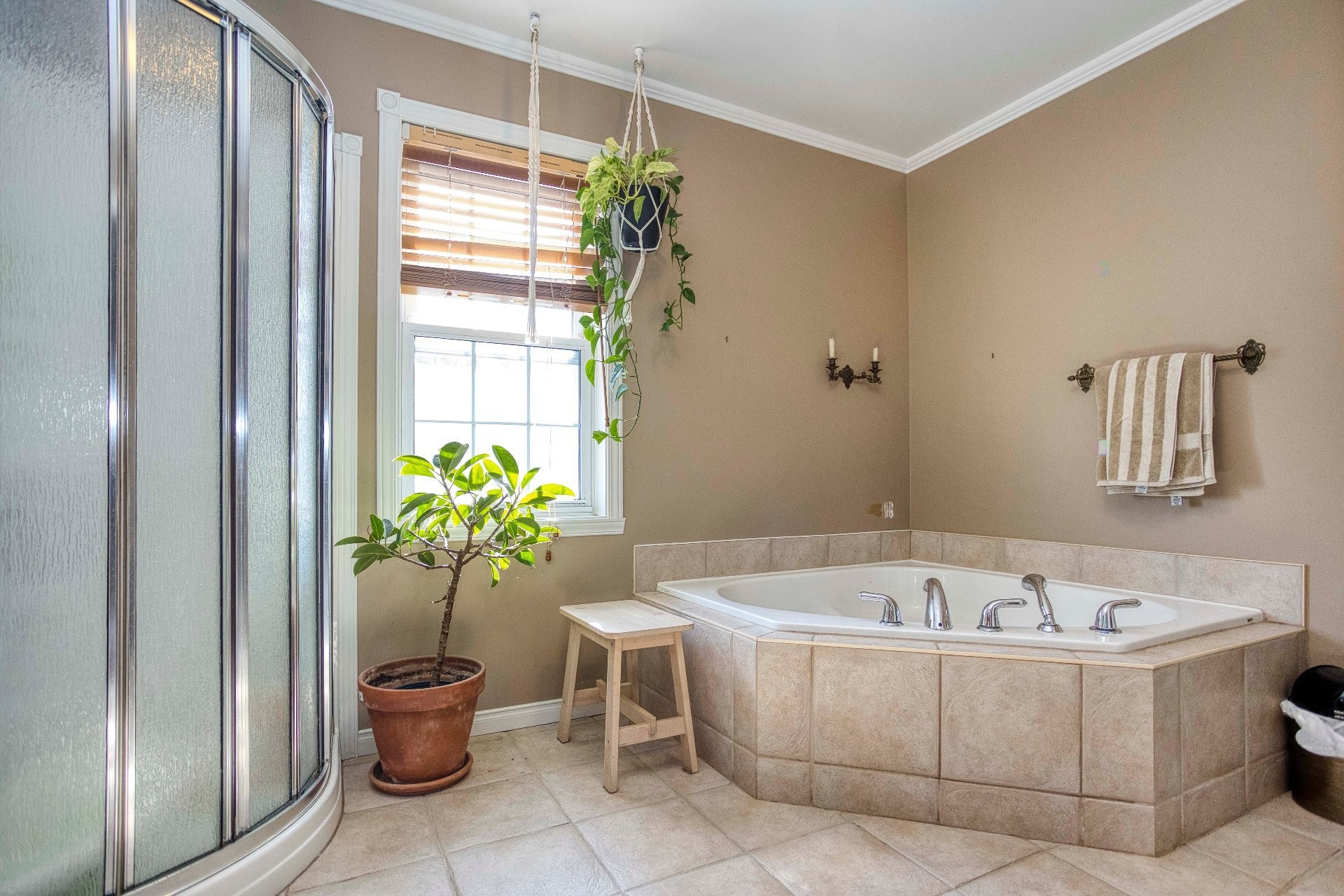 









1023


Rue du Grand-Duc

,
Trois-Rivières,




QC
G8V2P3

