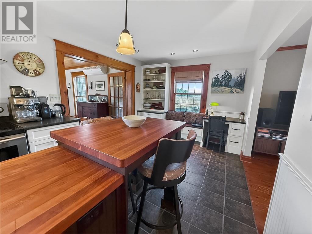 












73 Hideaway Road

,
Kagawong, Manitoulin Island,




Ontario
P0P1J0

