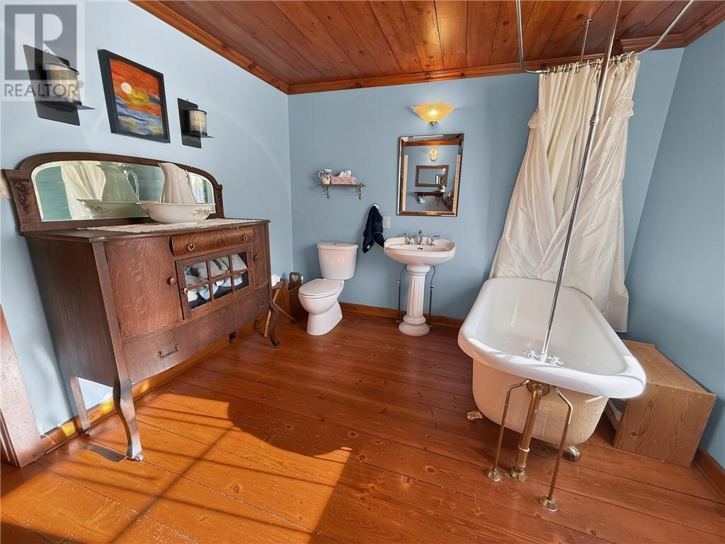 












73 Hideaway Road

,
Kagawong, Manitoulin Island,




Ontario
P0P1J0

