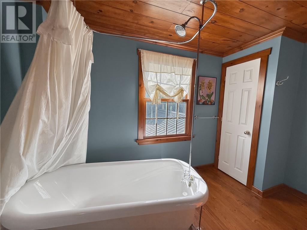 












73 Hideaway Road

,
Kagawong, Manitoulin Island,




Ontario
P0P1J0

