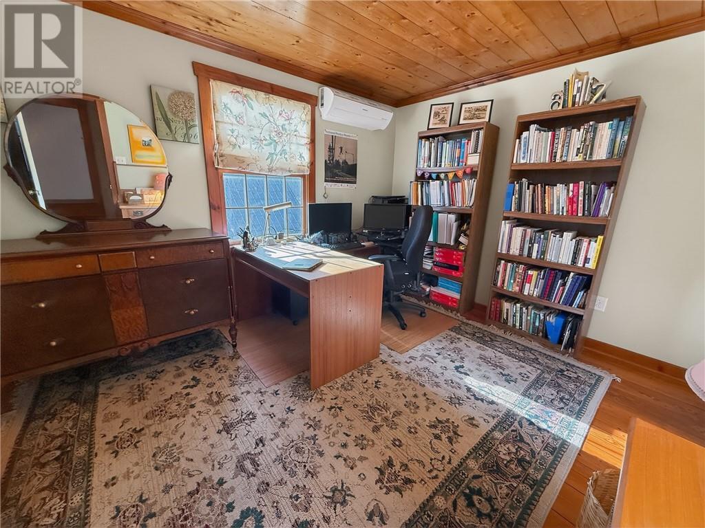 












73 Hideaway Road

,
Kagawong, Manitoulin Island,




Ontario
P0P1J0

