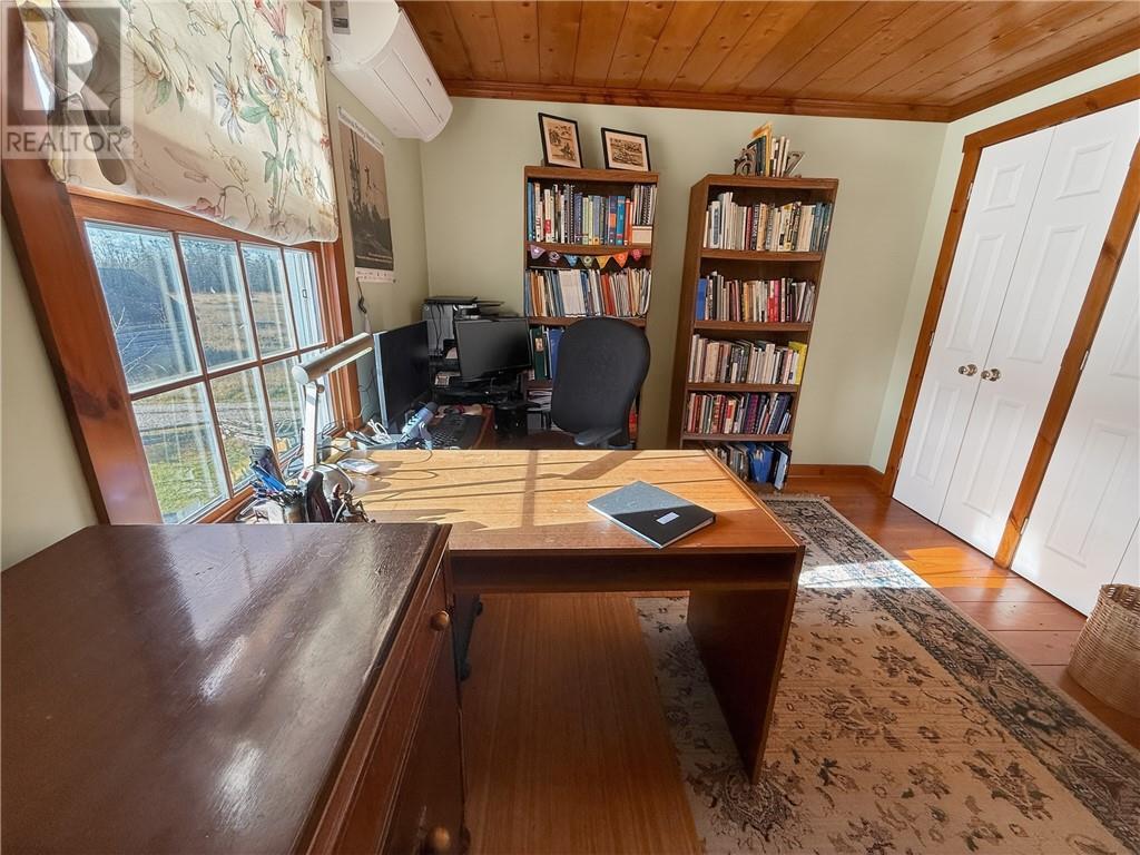 












73 Hideaway Road

,
Kagawong, Manitoulin Island,




Ontario
P0P1J0

