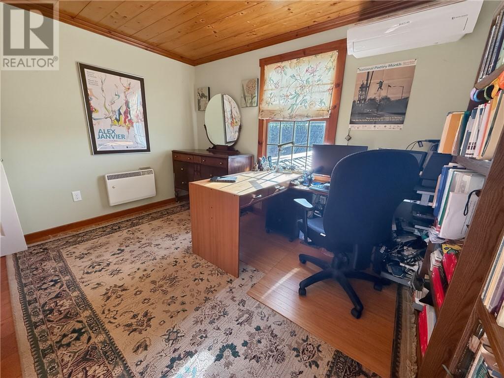 












73 Hideaway Road

,
Kagawong, Manitoulin Island,




Ontario
P0P1J0

