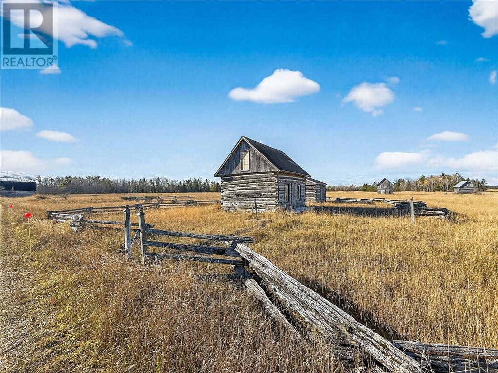 












73 Hideaway Road

,
Kagawong, Manitoulin Island,




Ontario
P0P1J0


