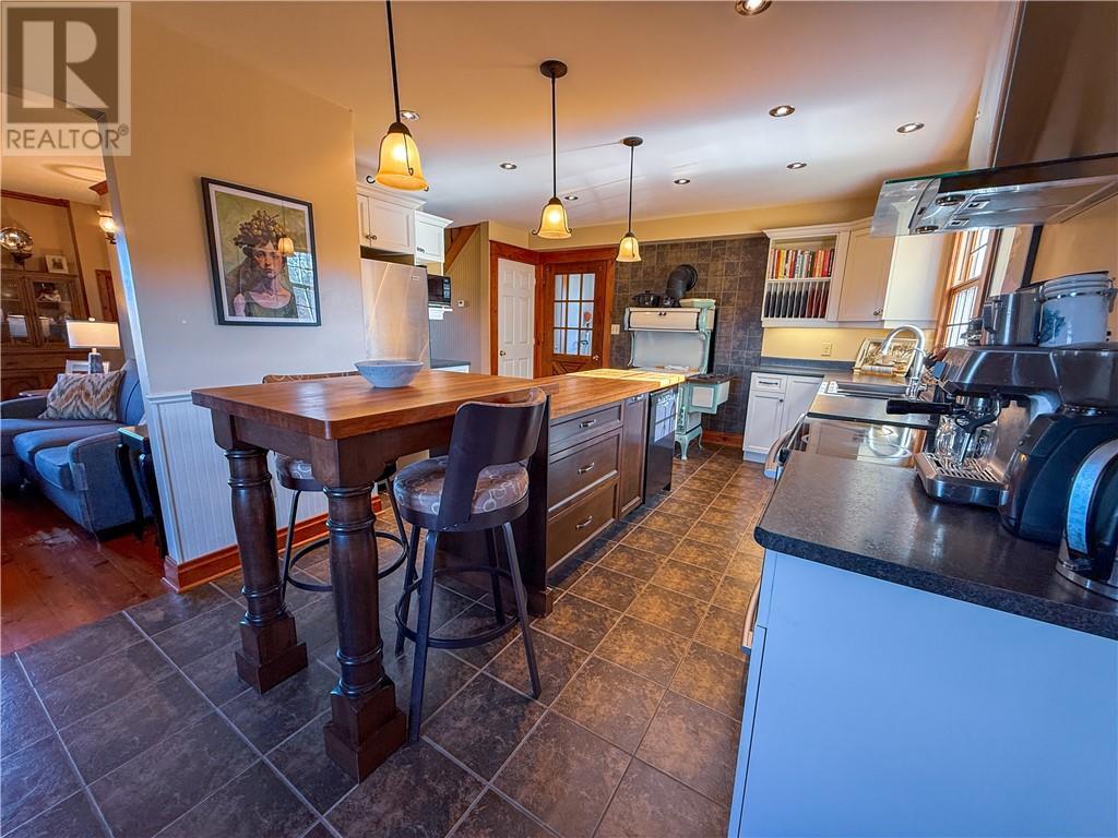 












73 Hideaway Road

,
Kagawong, Manitoulin Island,




Ontario
P0P1J0

