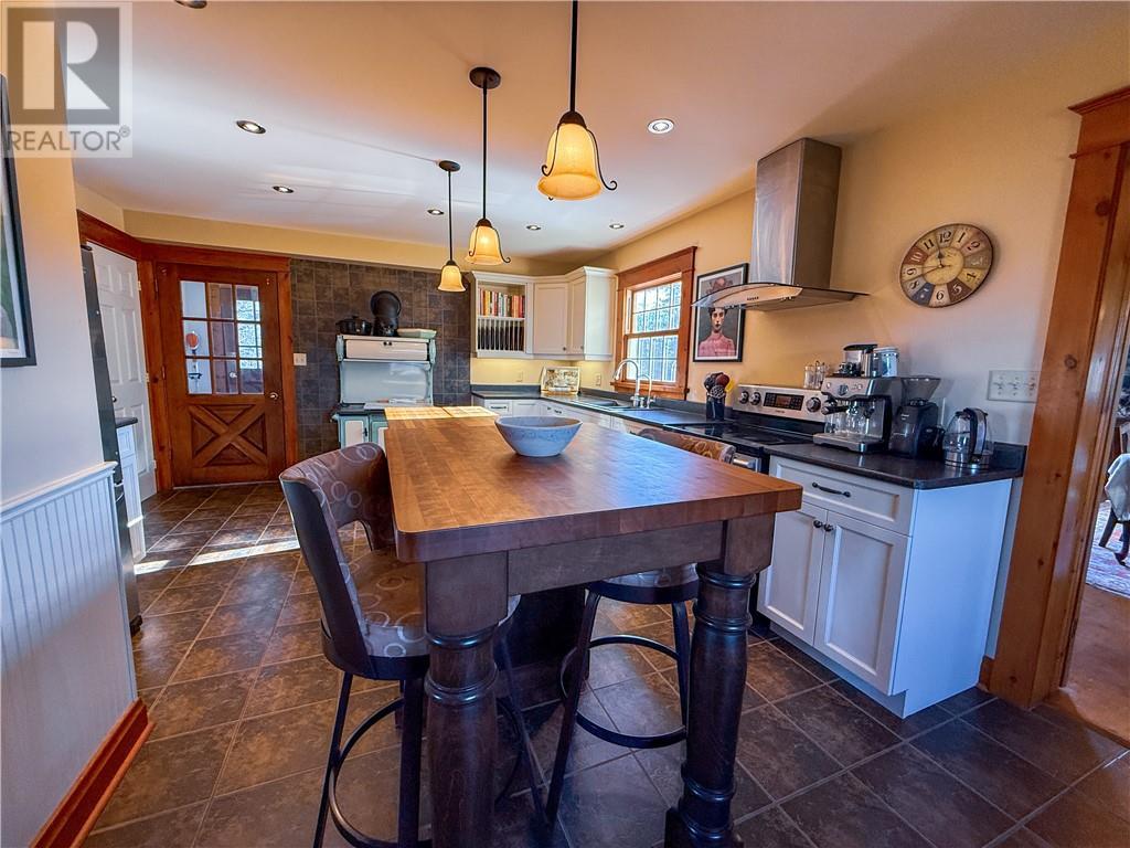 












73 Hideaway Road

,
Kagawong, Manitoulin Island,




Ontario
P0P1J0

