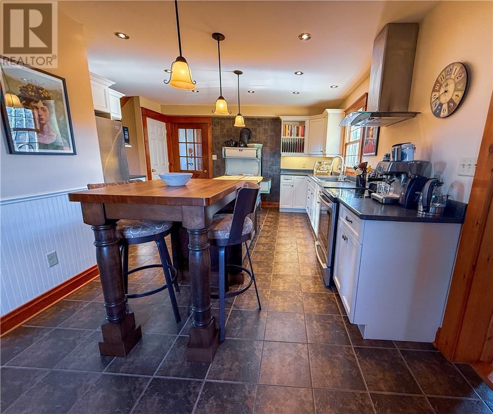 












73 Hideaway Road

,
Kagawong, Manitoulin Island,




Ontario
P0P1J0

