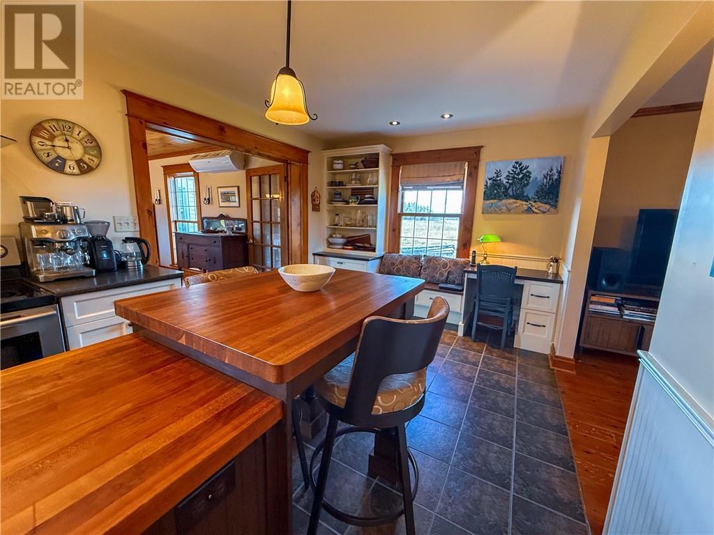 












73 Hideaway Road

,
Kagawong, Manitoulin Island,




Ontario
P0P1J0

