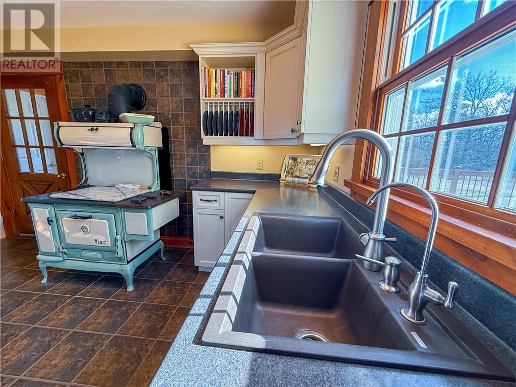 












73 Hideaway Road

,
Kagawong, Manitoulin Island,




Ontario
P0P1J0

