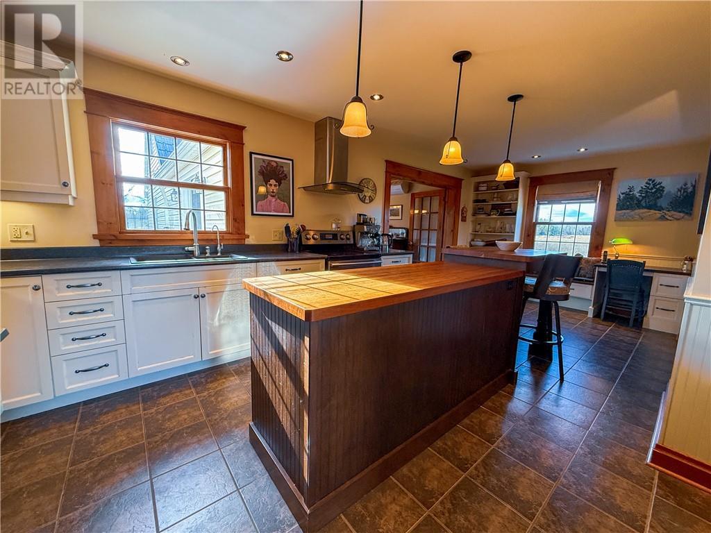 












73 Hideaway Road

,
Kagawong, Manitoulin Island,




Ontario
P0P1J0

