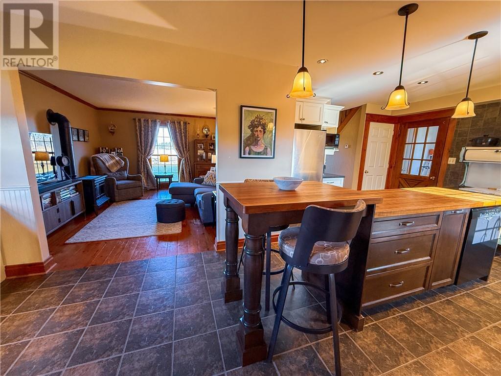 












73 Hideaway Road

,
Kagawong, Manitoulin Island,




Ontario
P0P1J0

