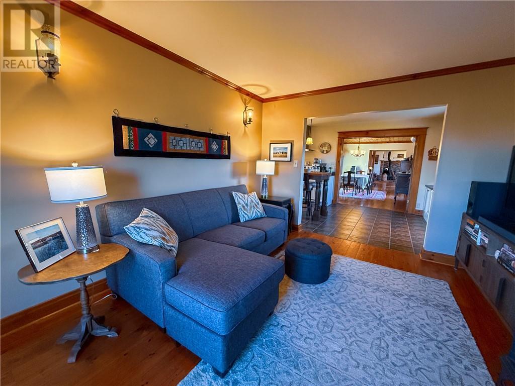 












73 Hideaway Road

,
Kagawong, Manitoulin Island,




Ontario
P0P1J0

