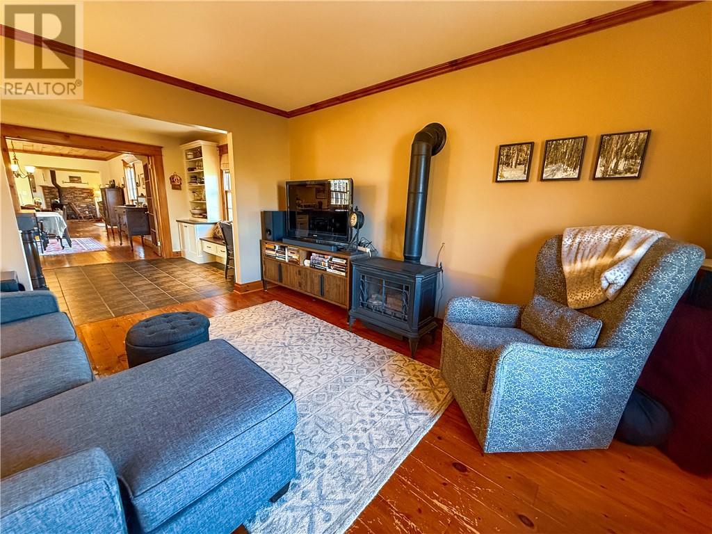 












73 Hideaway Road

,
Kagawong, Manitoulin Island,




Ontario
P0P1J0

