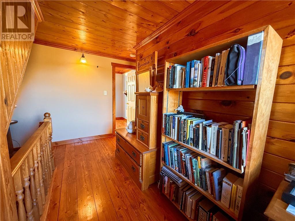 












73 Hideaway Road

,
Kagawong, Manitoulin Island,




Ontario
P0P1J0

