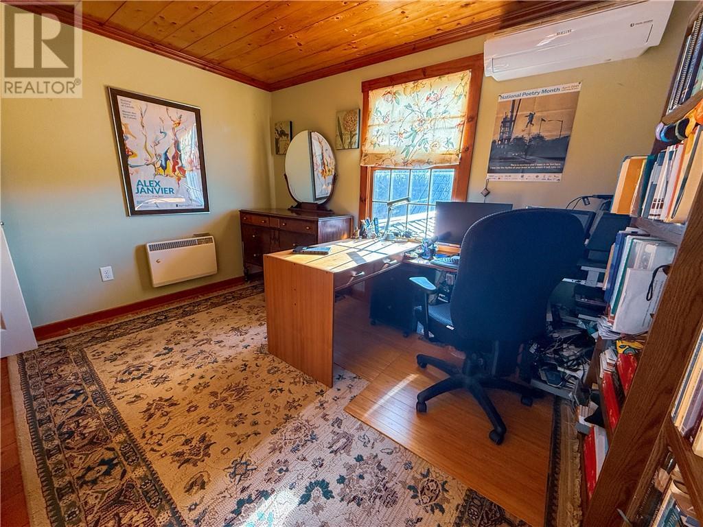 












73 Hideaway Road

,
Kagawong, Manitoulin Island,




Ontario
P0P1J0

