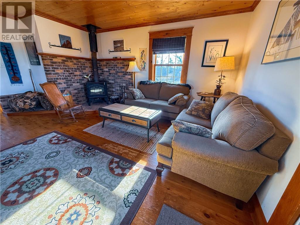 












73 Hideaway Road

,
Kagawong, Manitoulin Island,




Ontario
P0P1J0

