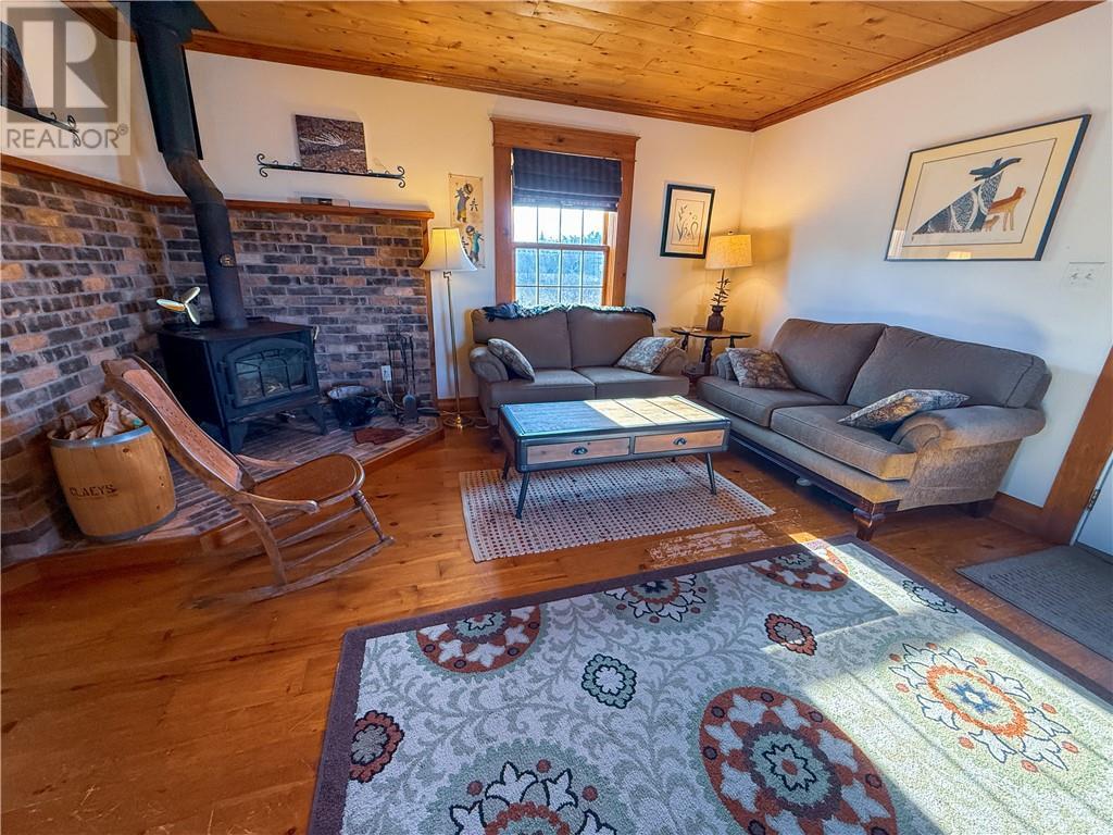 












73 Hideaway Road

,
Kagawong, Manitoulin Island,




Ontario
P0P1J0

