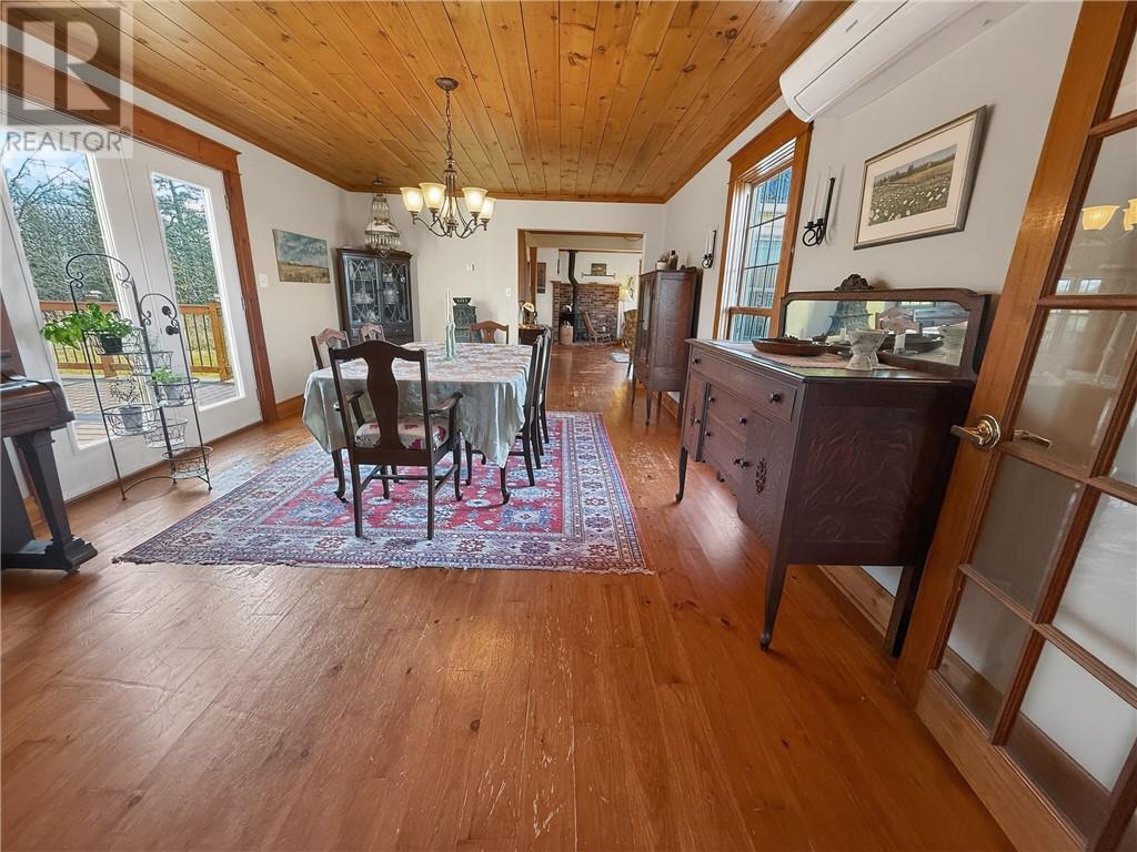 












73 Hideaway Road

,
Kagawong, Manitoulin Island,




Ontario
P0P1J0

