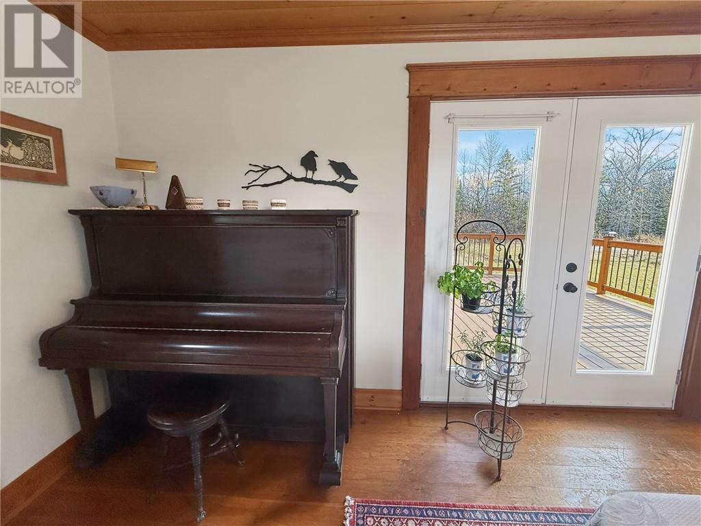












73 Hideaway Road

,
Kagawong, Manitoulin Island,




Ontario
P0P1J0

