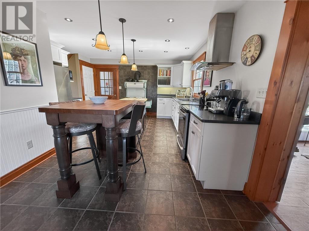 












73 Hideaway Road

,
Kagawong, Manitoulin Island,




Ontario
P0P1J0

