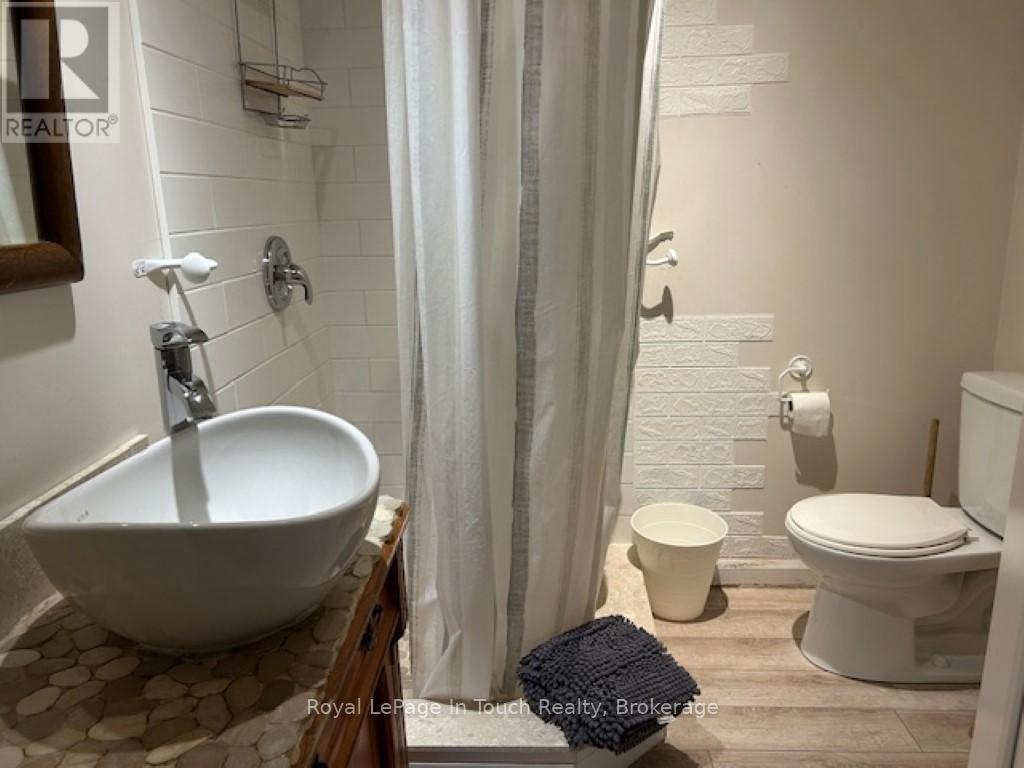 












21 LAKEVIEW CRESCENT

,
Tiny,




Ontario
L9M1R2

