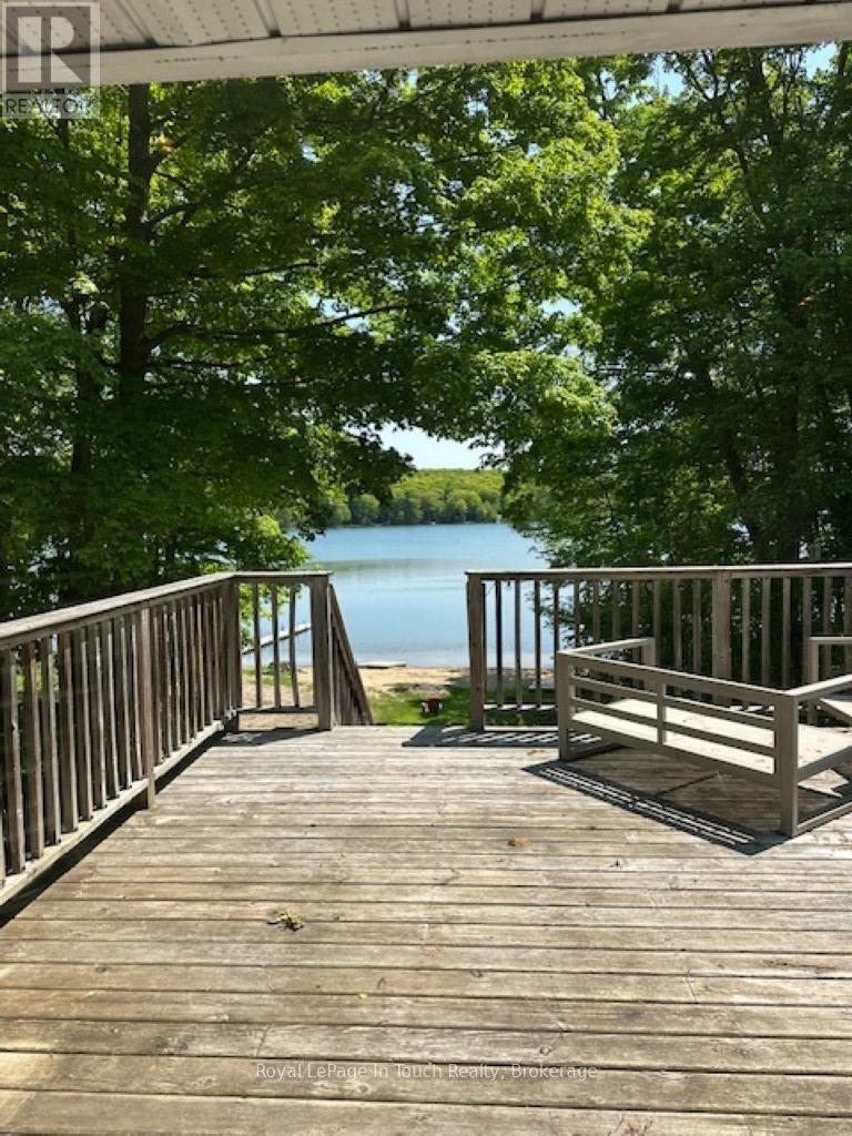 












21 LAKEVIEW CRESCENT

,
Tiny,




Ontario
L9M1R2

