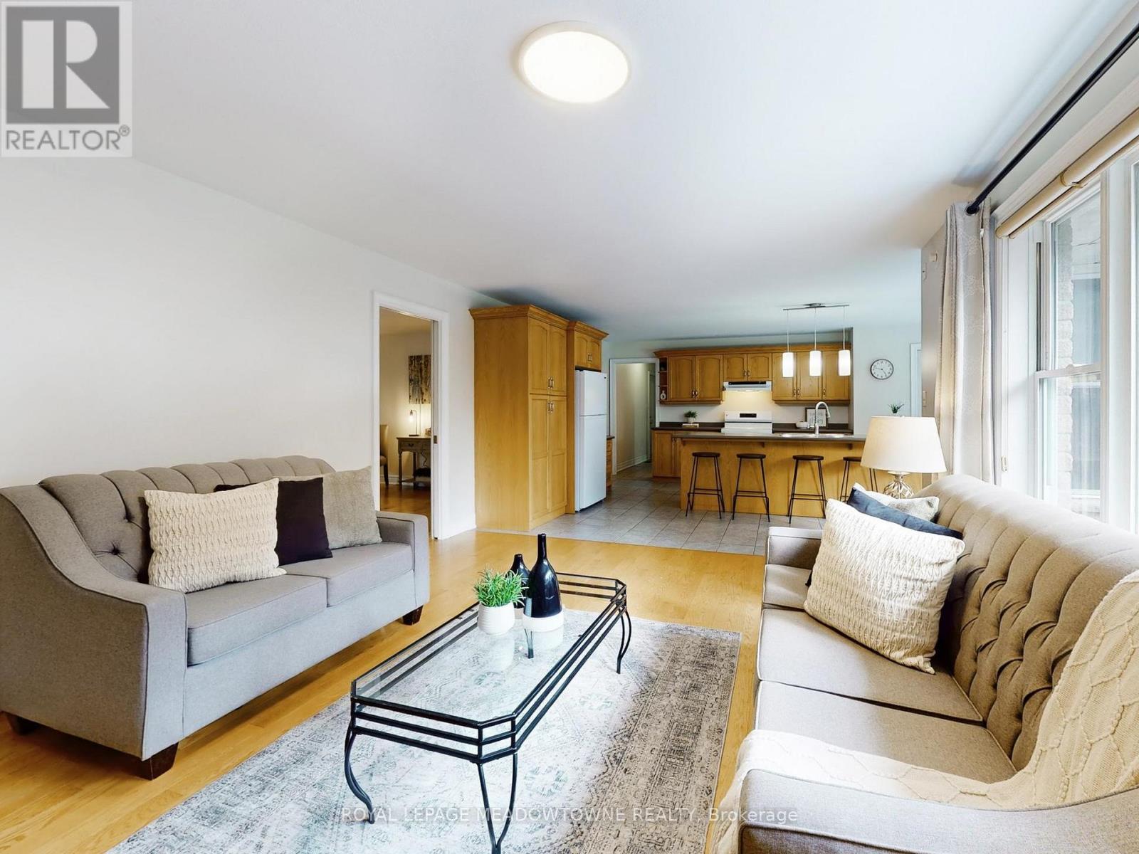 












4958 WELLINGTON RD 125

,
Erin,







Ontario
L7J2L9

