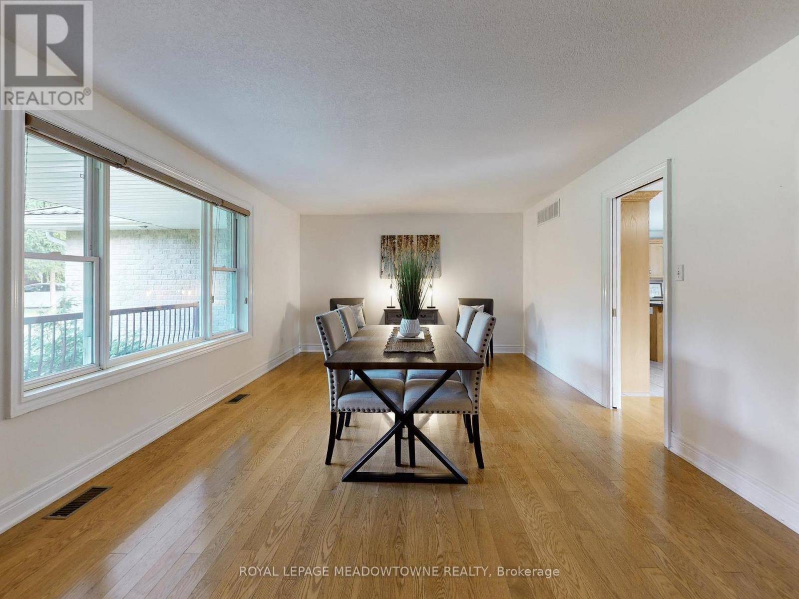 












4958 WELLINGTON RD 125

,
Erin,







Ontario
L7J2L9

