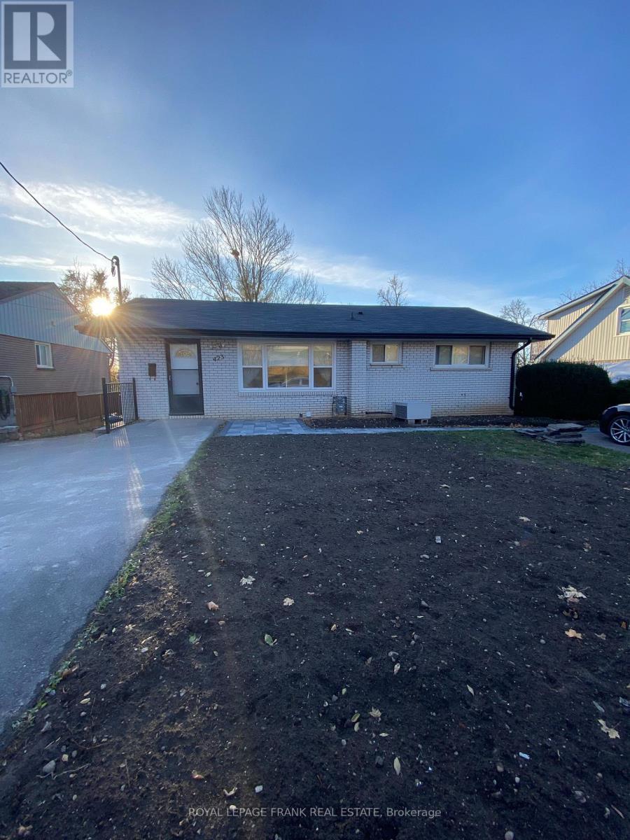 












423 ARMOUR ROAD

,
Peterborough (Ashburnham Ward 4),




Ontario
K9H1Y7

