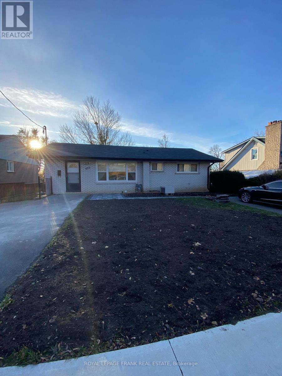 












423 ARMOUR ROAD

,
Peterborough (Ashburnham Ward 4),




Ontario
K9H1Y7

