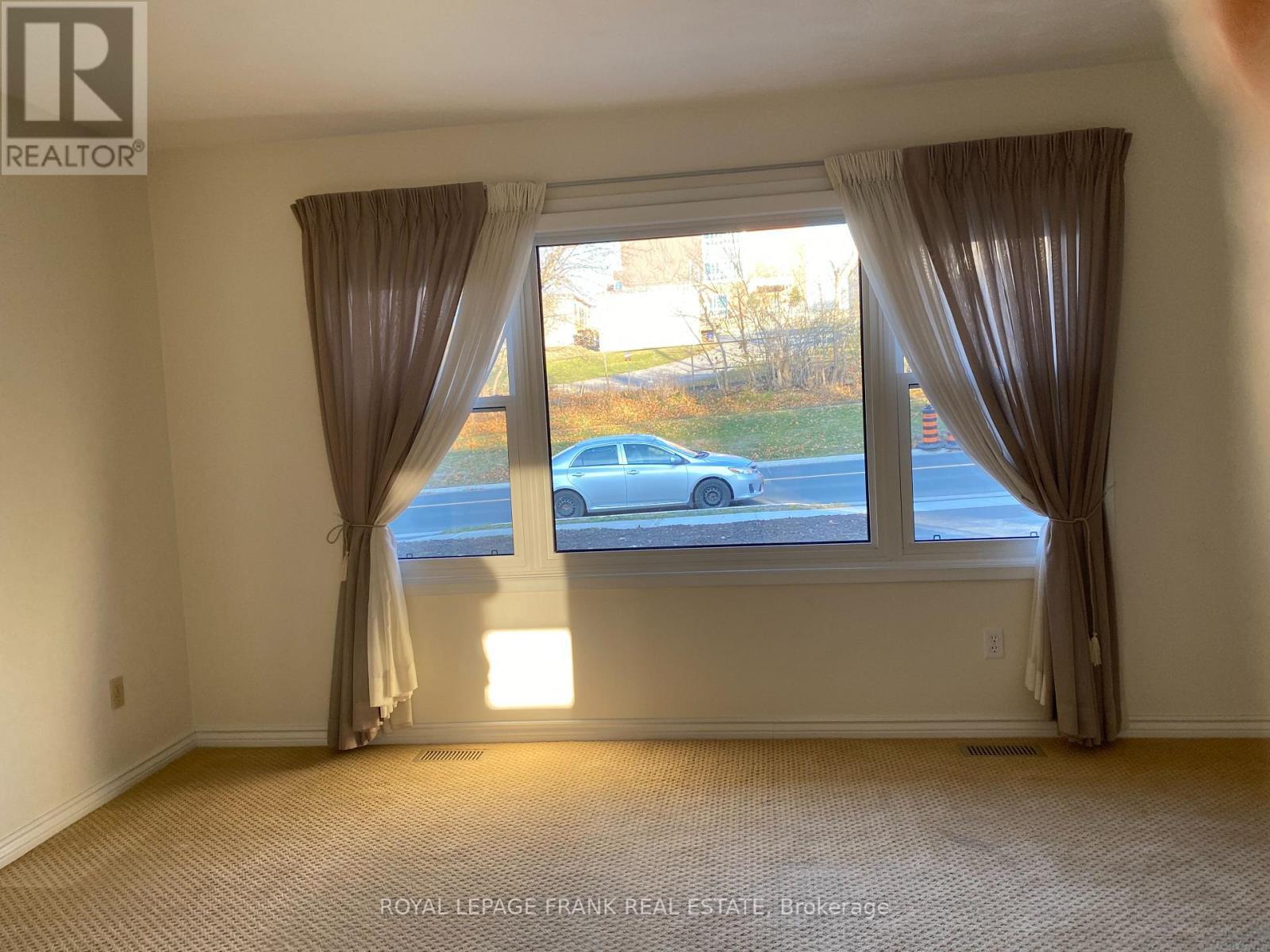 












423 ARMOUR ROAD

,
Peterborough (Ashburnham Ward 4),




Ontario
K9H1Y7

