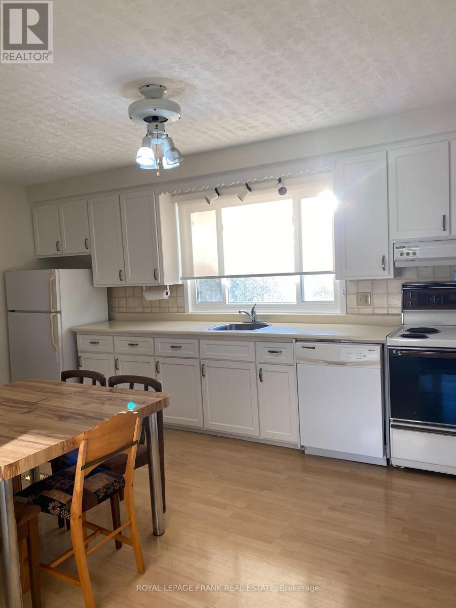 












423 ARMOUR ROAD

,
Peterborough (Ashburnham Ward 4),




Ontario
K9H1Y7

