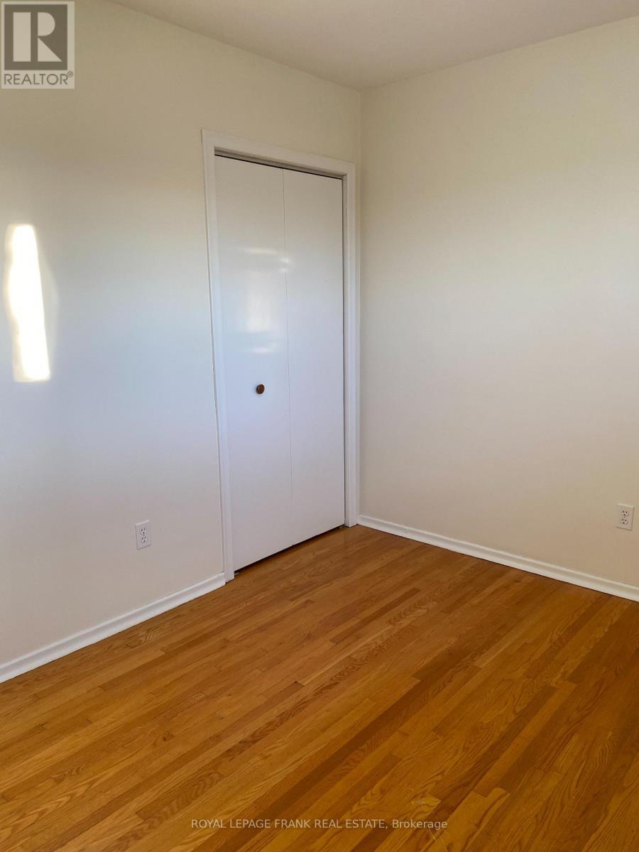 












423 ARMOUR ROAD

,
Peterborough (Ashburnham Ward 4),




Ontario
K9H1Y7

