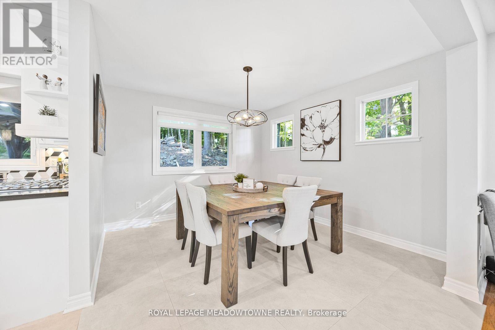 












106 CAMPBELL AVENUE E

,
Milton,




Ontario
L0P1B0

