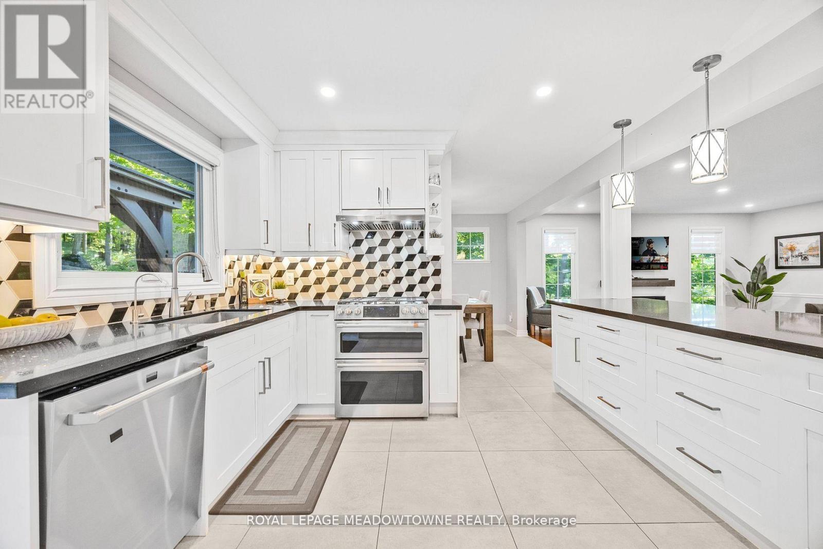 












106 CAMPBELL AVENUE E

,
Milton,




Ontario
L0P1B0

