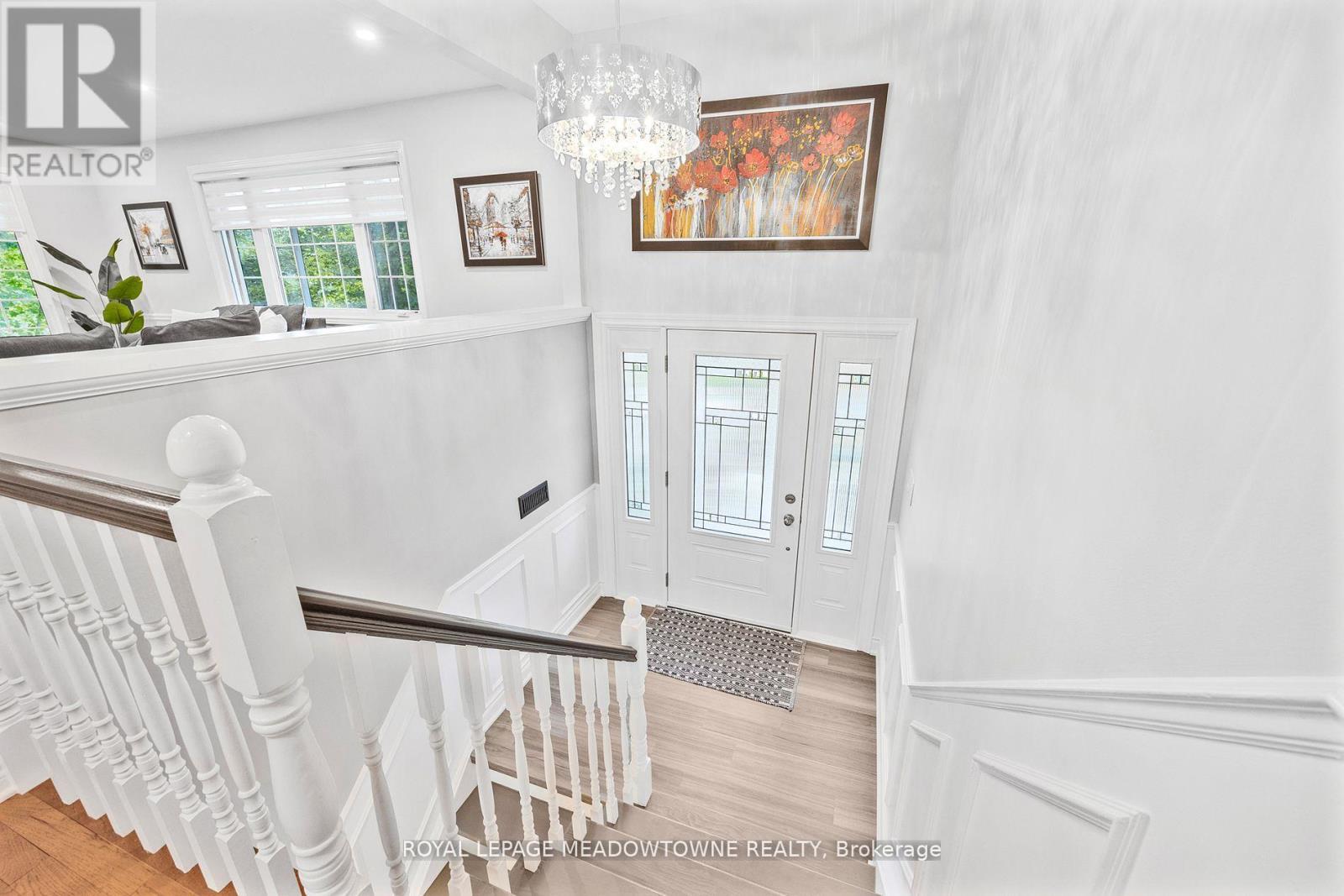 












106 CAMPBELL AVENUE E

,
Milton,




Ontario
L0P1B0

