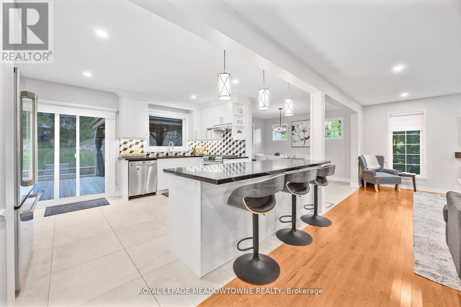 












106 CAMPBELL AVENUE E

,
Milton,




Ontario
L0P1B0

