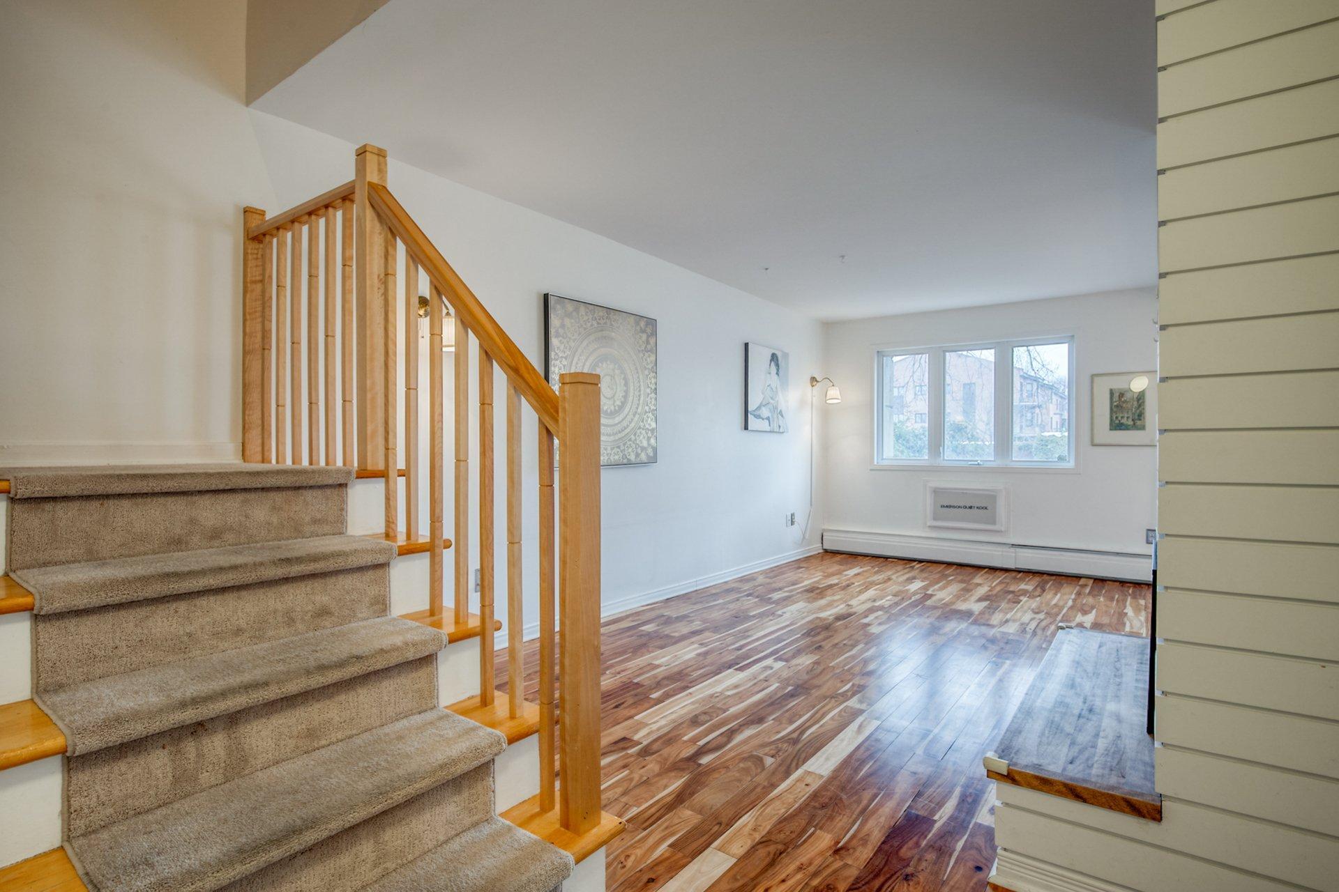 









1825


Rue Dunant

, 64,
Saint-Bruno-de-Montarville,




QC
J3V2Y3

