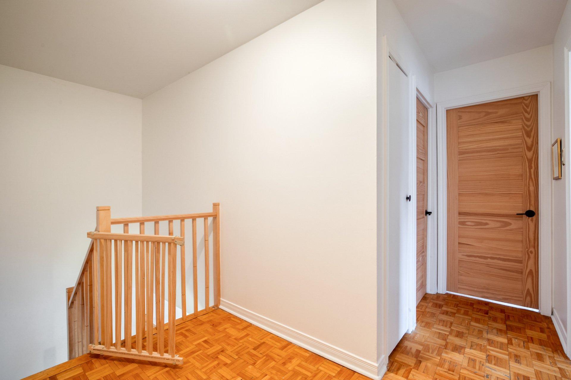 









1825


Rue Dunant

, 64,
Saint-Bruno-de-Montarville,




QC
J3V2Y3

